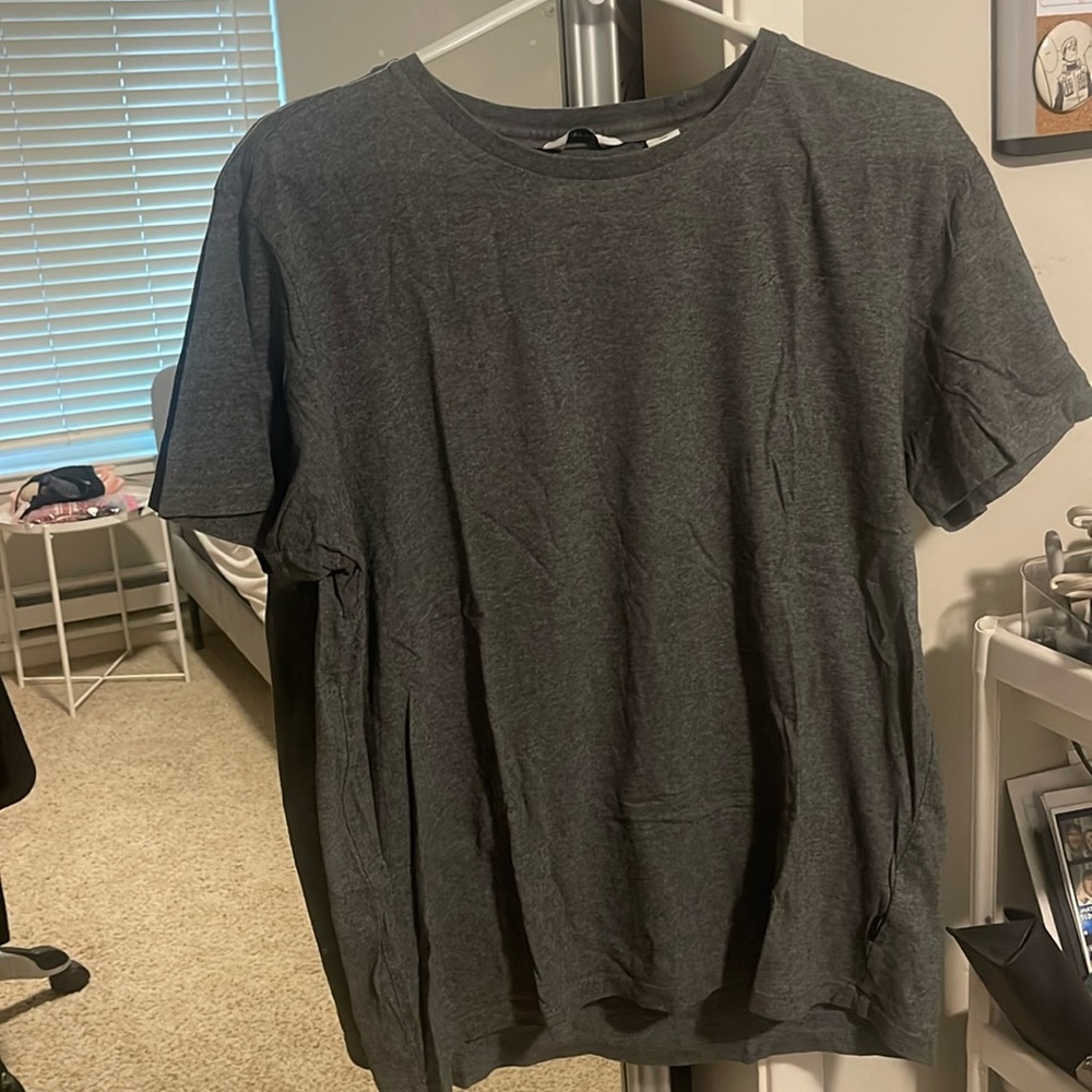Grey size medium Calvin Klein T shirt
